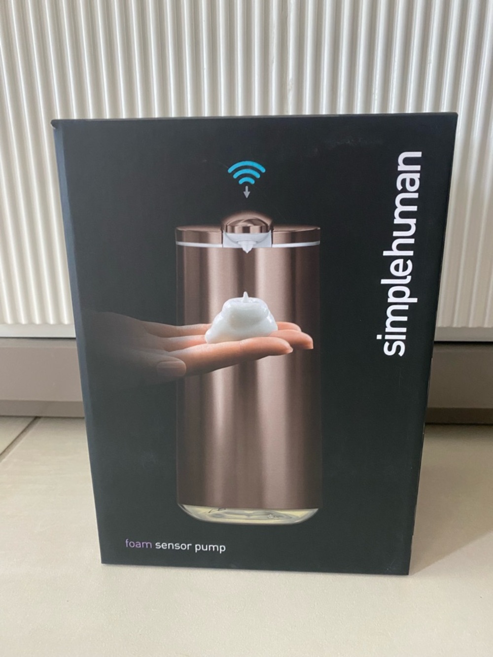 Brand New Unopened Simplehuman Rose Gold 10fl.oz Foam Soap Sensor Dispenser.
